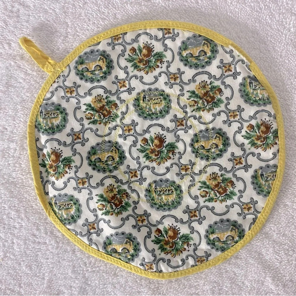 Vintage Handmade Round Green Yellow Floral Fabric Pot Holders  Trivets - Picture 2 of 10